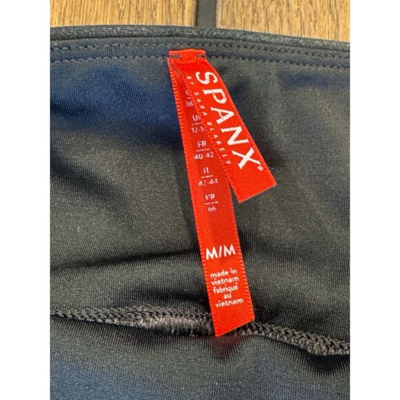 Spanx Faux Leather Leggings Women’s Size M Black Glossy Coated High Waist - Picture 4 of 11